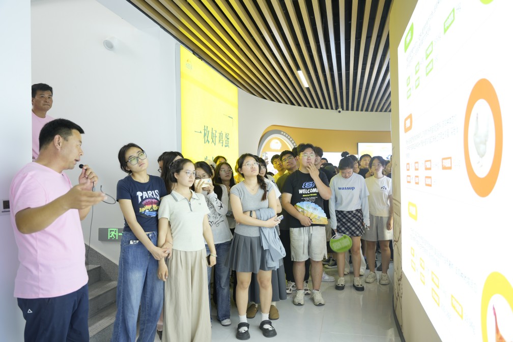 【長(zhǎng)田動(dòng)態(tài)】校企聯(lián)動(dòng)促融合 攜手共進(jìn)筑未來——山東理工大學(xué)師生參訪長(zhǎng)田實(shí)業(yè)